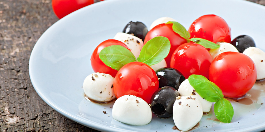 Platos frescos con tomate ideales para el verano